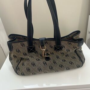 Vintage Dooney and Bourke large/Big bag